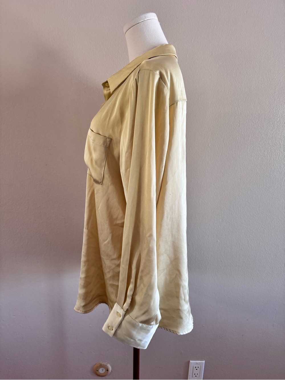 Aqua Pale Yellow Satin-Look Blouse XXL - Picture 5 of 6